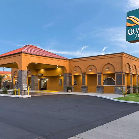 Quality Inn Redding Near I-5 Bagian luar foto