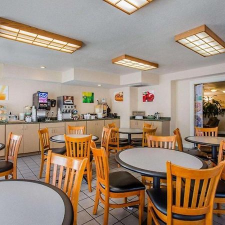 Quality Inn Redding Near I-5 Bagian luar foto